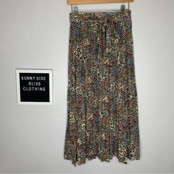 Lark+Gray Red and Green A-line Midi Skirt with Pleated Tie Front Size Small - Picture 3 of 9